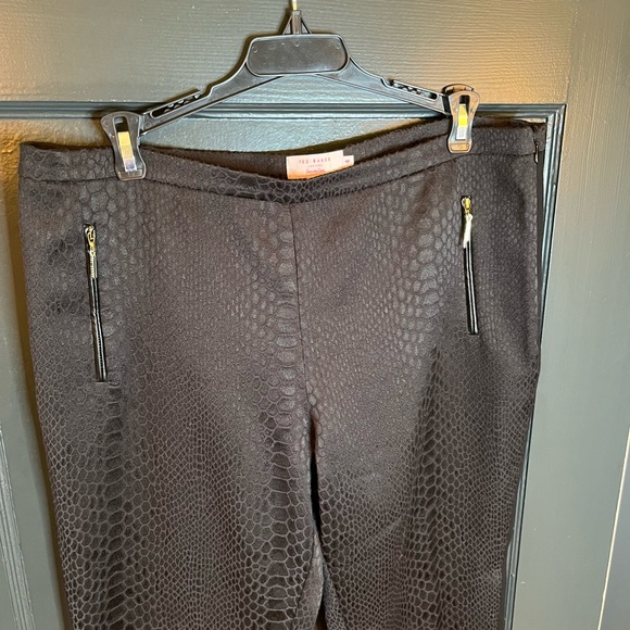 Ted Baker classic black pant. Slim leg. Side zipper Ted baker size 4 (L/10-12) - Picture 5 of 10